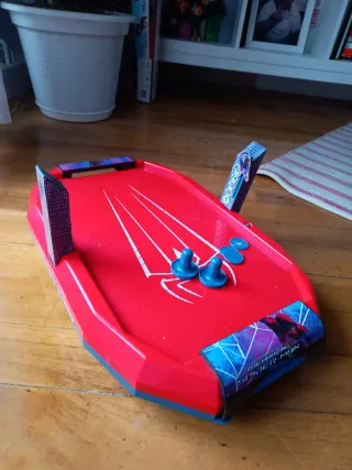 Juego de hockey Spiderman con aire