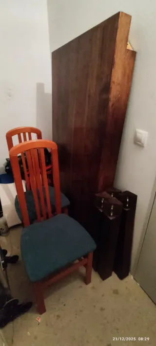 Mesa de teka con 2 sillas