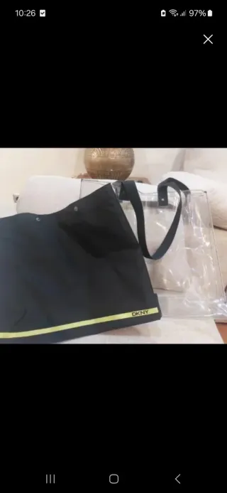 Dos Bolsos DKNY Negro y Transparente