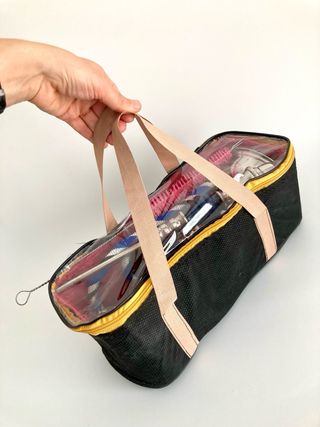 Adorno Oriental Cristal Azul y Metal Plateado