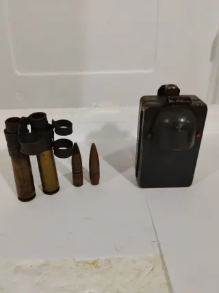 Lote Antigüedades: Llaves, Campana, Herramientas