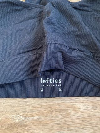 Top deportivo Lefties negro