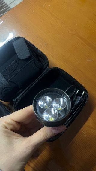 Linterna DRAGON SUB con funda y cargador