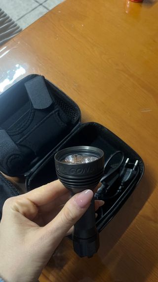 Linterna DRAGON SUB con funda y cargador