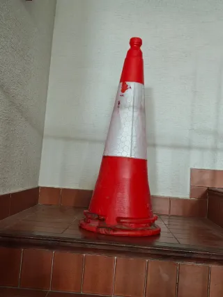 Cono señalización 70cm