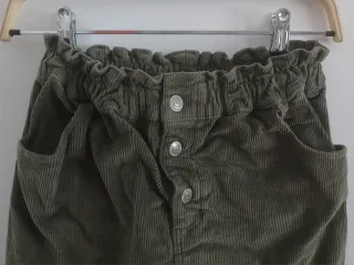 Kiabi falda pana verde Talla 12 años