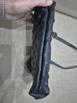 Bolso negro piel con tachuelas