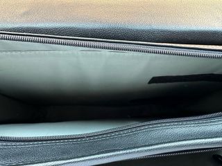 Maletín portátil Vaio negro.