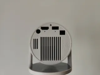 Proyector HD Wifi Bluetooth + Trípode