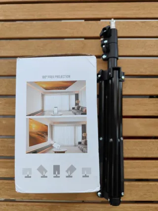 Proyector HD Wifi Bluetooth + Trípode