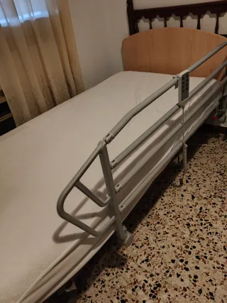 Cama articulada motorizada como nueva