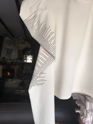 Blusa Jersey Blanco con Detalles