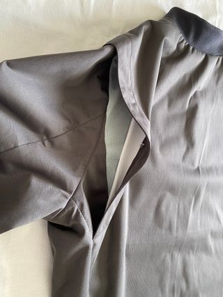 Chaqueta deportiva NIKE. Talla S