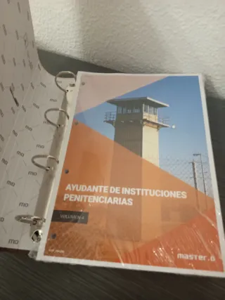 Ayudante de instituciones penitenciarias