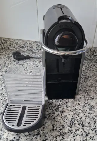 Cafetera Nespresso y espumador