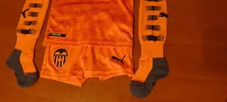 Equipación para niñ@ del Valencia CF. Talla 92