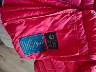 Cazadora acolchada plumas roja