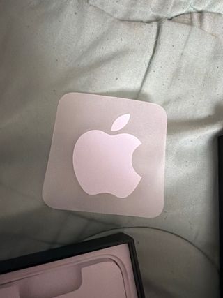 Caja y cargador iPhone 13 Pro Max