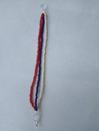 Pulsera hecha a mano con cuentas