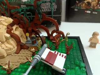 LEGO Star Wars Dagobah Jedi Training 75330