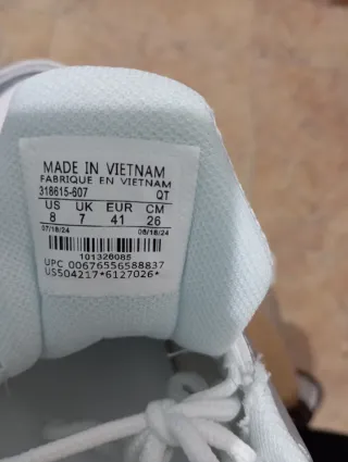 Zapatillas Nike Air Max grises y blancas