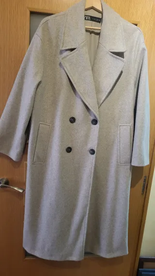 Abrigo ZARA Talla L Beige (Etiqueta Negra)