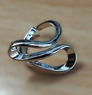 Anillo diseño curvo