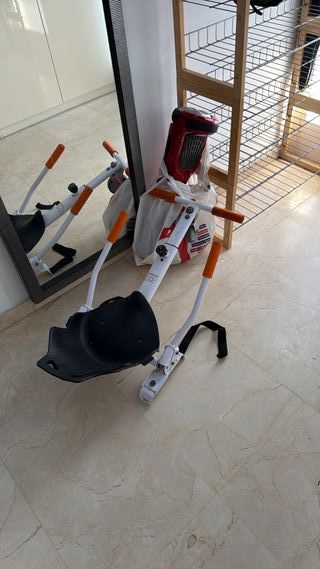 Bicicleta con cesta y casco