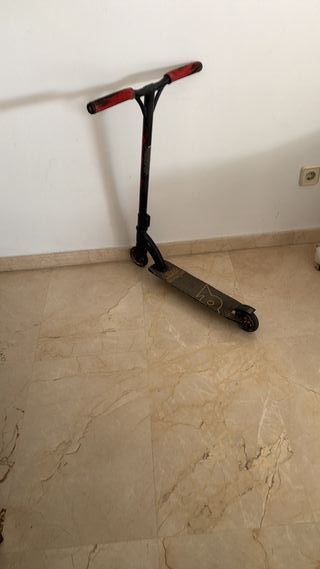 Bicicleta con cesta y casco