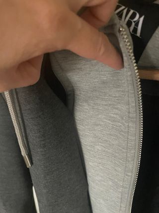 Abrigo largo gris con capucha ZARA