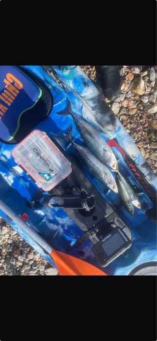 Kayak da pesca equipaggiato