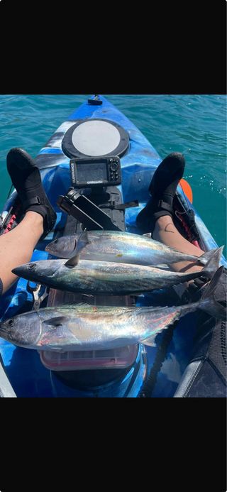 Kayak da pesca equipaggiato