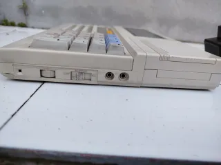 Antiguo ordenador portátil Epson PX-4B