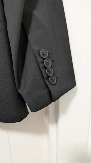 Chaqueta Zara Negra Talla 48 + Corbata Granate