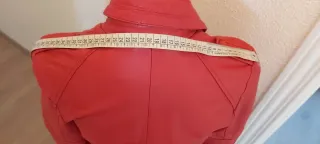 Chaqueta de cuero roja