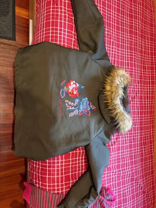 Chaqueta Desigual verde militar con capucha