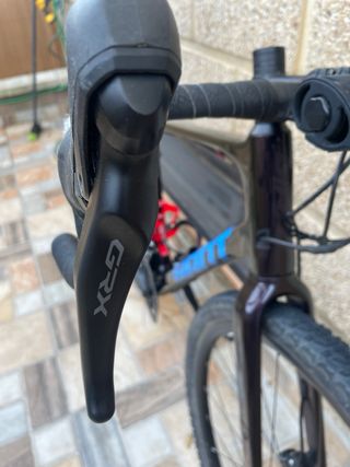 Bicicleta Gravel Giant Carbono