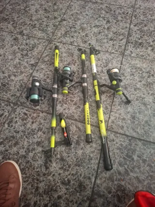 Lote cañas de pescar con carretes