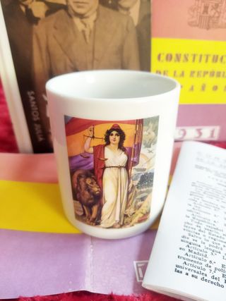 Taza desayuno porcelana decorada  II República