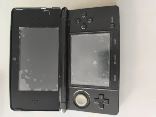 Nintendo 3DS Nera + 7 Giochi + Custodia + Caricatore