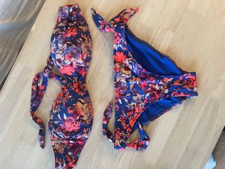 Bikini estampado floral azul