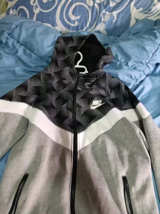 Chándal Nike gris y negro