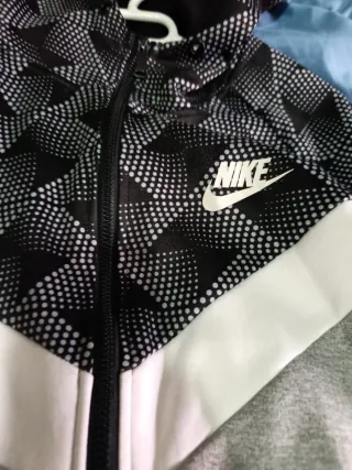 Chándal Nike gris y negro