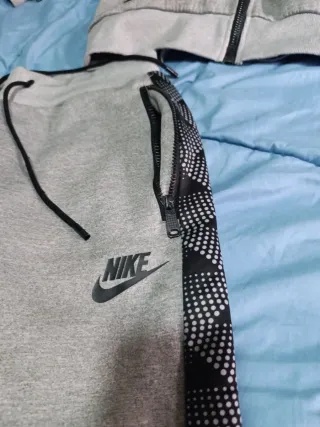 Chándal Nike gris y negro