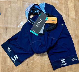 Equipación ciclismo GOBIK Titán Desert, hombre