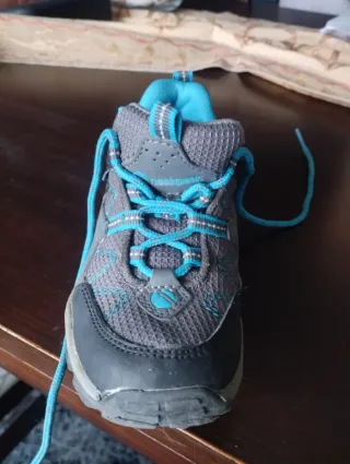 Bota montaña infantil gris y azul