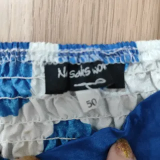 Vestido de cóctel lunares azul y blanco