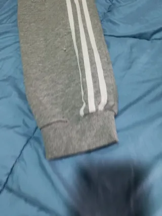 Pantalón chándal Adidas gris