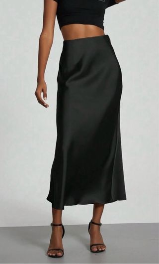 Saia preta cetim SHEIN