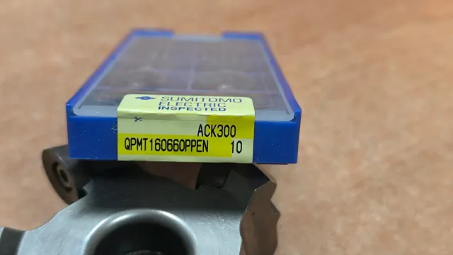 Plato fresadora Sumitomo y plaquitas